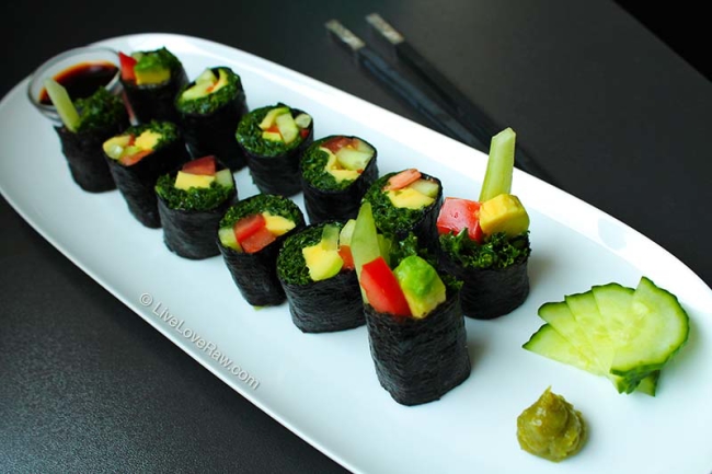Read more about the article Green kale or spinach sushi (raw vegan)