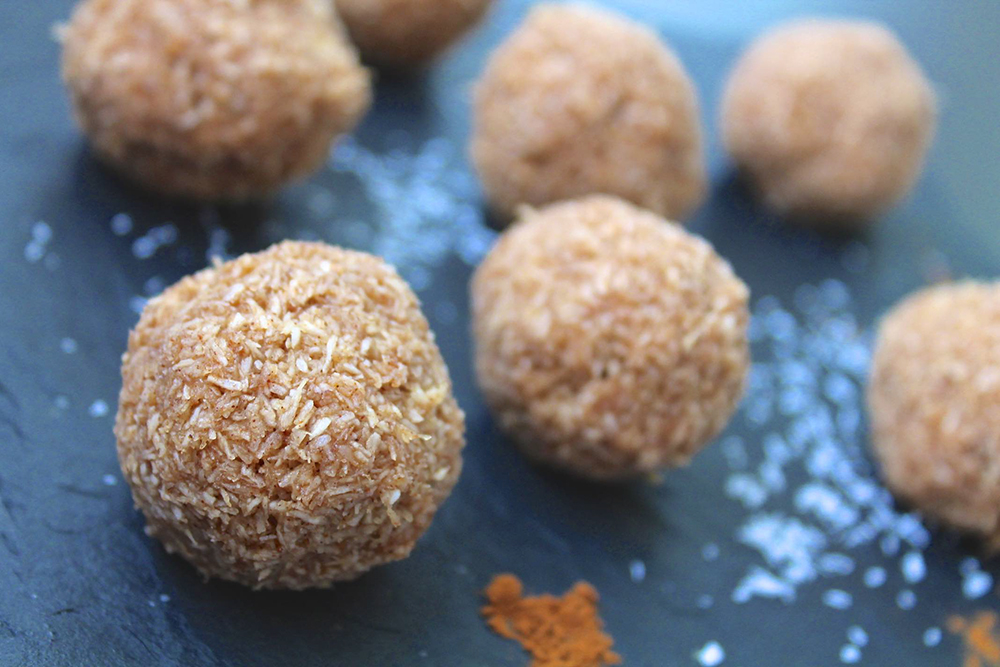 Read more about the article No-bake, sweet cinnamon coconut balls – no equipment needed