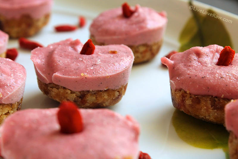 Read more about the article Pink no-bake mini cupcakes