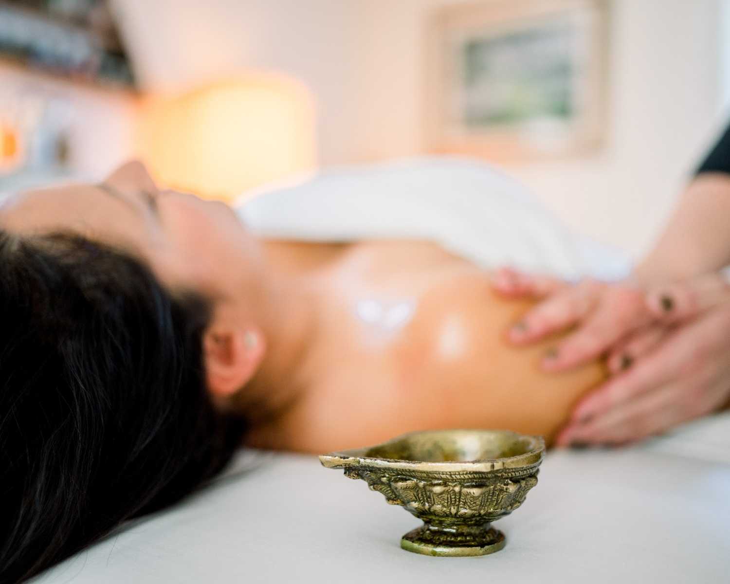 ayurvedic massage with oil